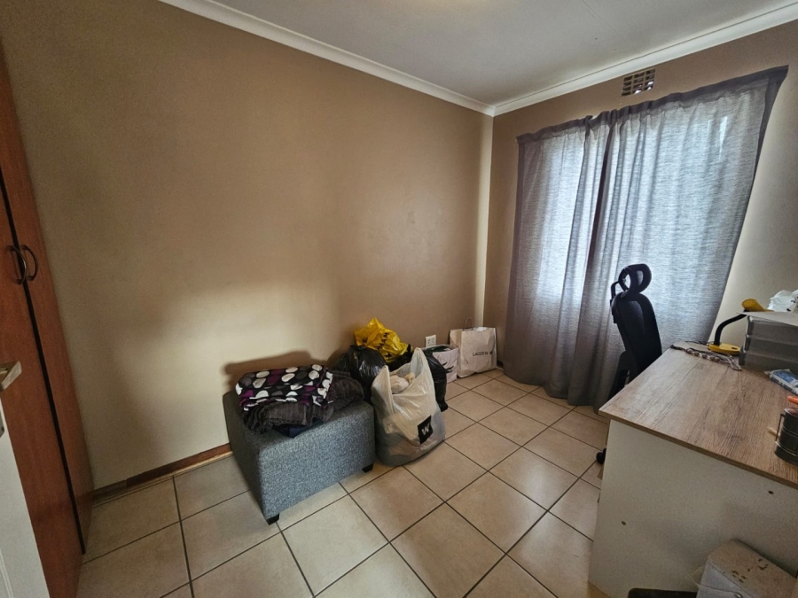 To Let 2 Bedroom Property for Rent in Hillside Free State